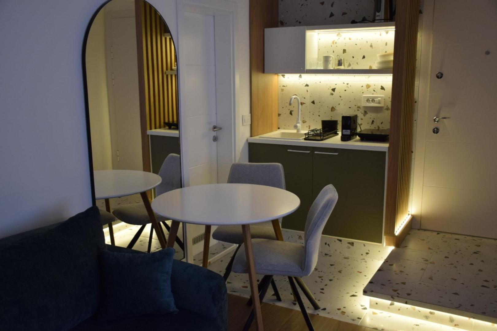 Red Riding Hood Apartment Belgrade Exterior photo